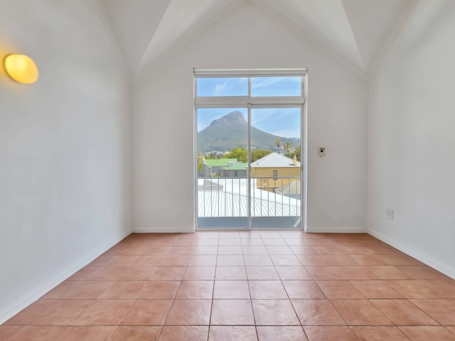 1 Bedroom Property for Sale in Oranjezicht Western Cape
